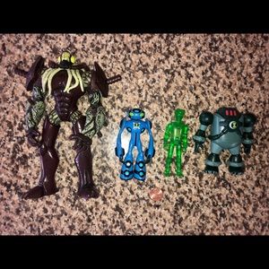 Ben 10 Figurines